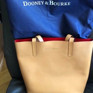 Dooney & Bourke tote